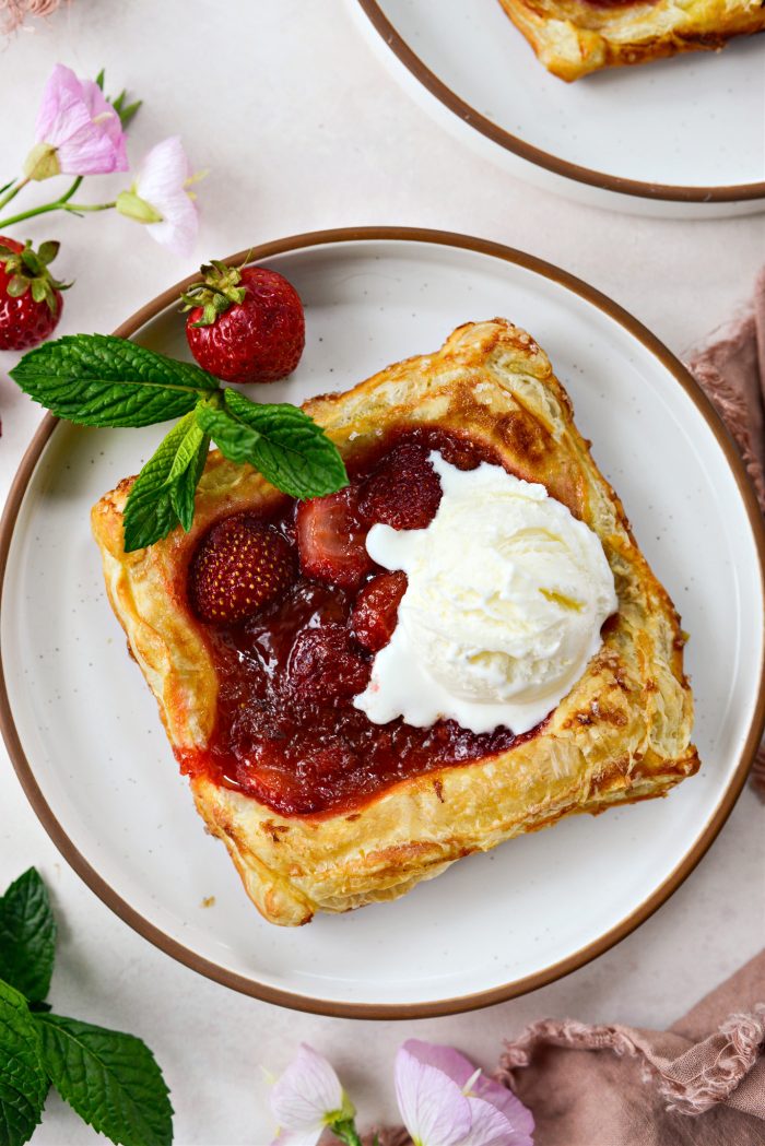 Strawberry Rhubarb Pastry Pies