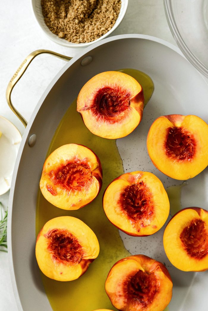 add vanilla orange juice and nectarines to a pan