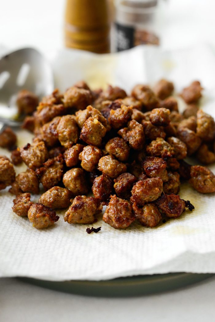 transfer cooked Italian sausage to paper towel lined plate