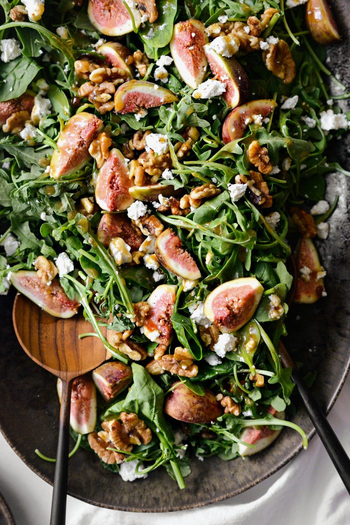 Fig Salad with Goat Cheese and Walnuts