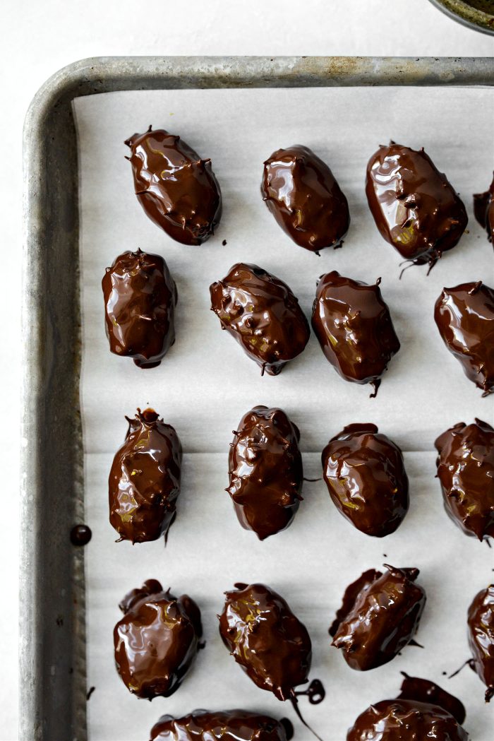 chocolate coated Dubai filled dates
