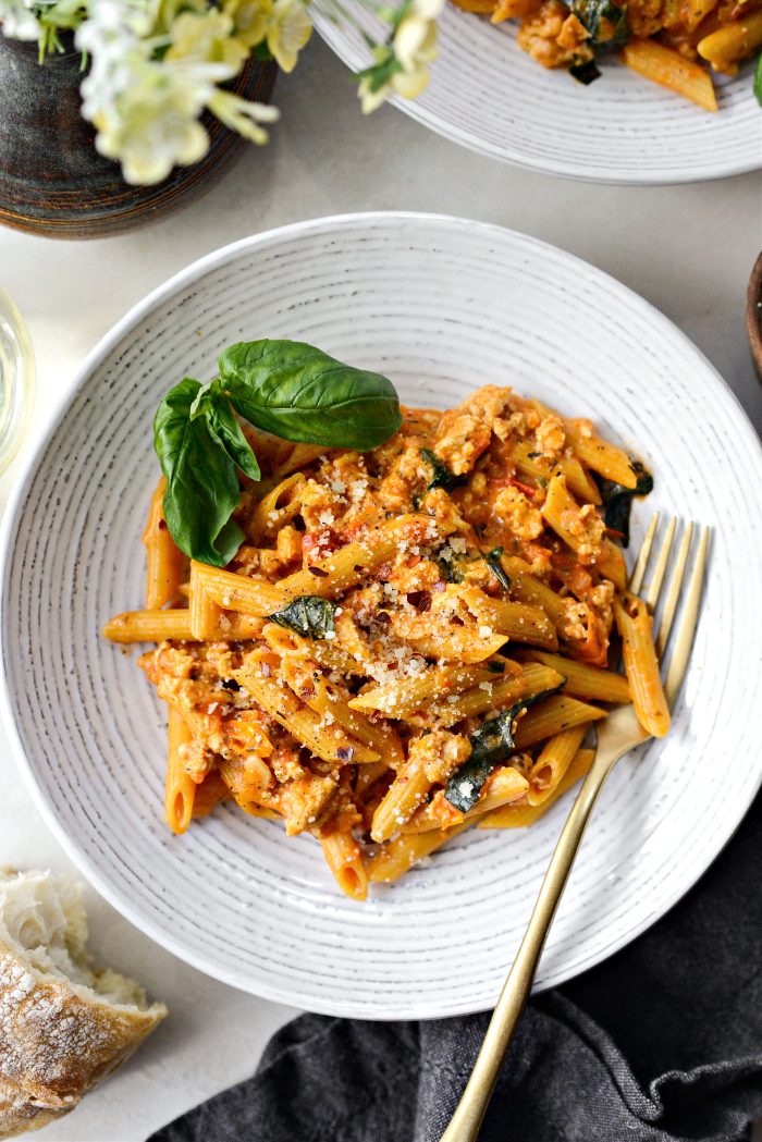 Cheesy Chicken One Pot Pasta