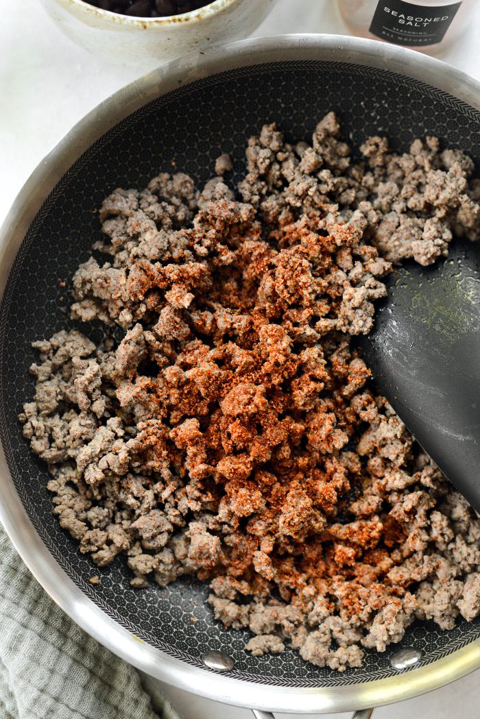 cooked ground beef and seasoning
