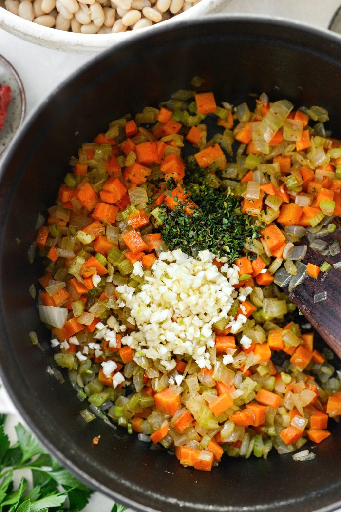 add garlic and thyme