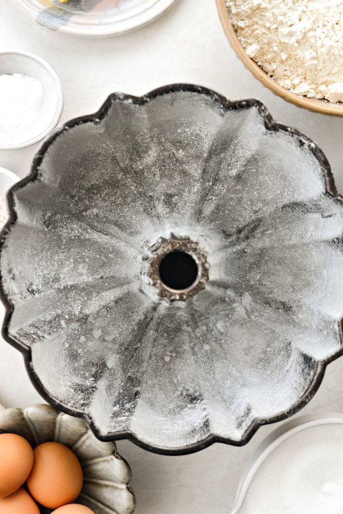 Grease and flour bundt pan