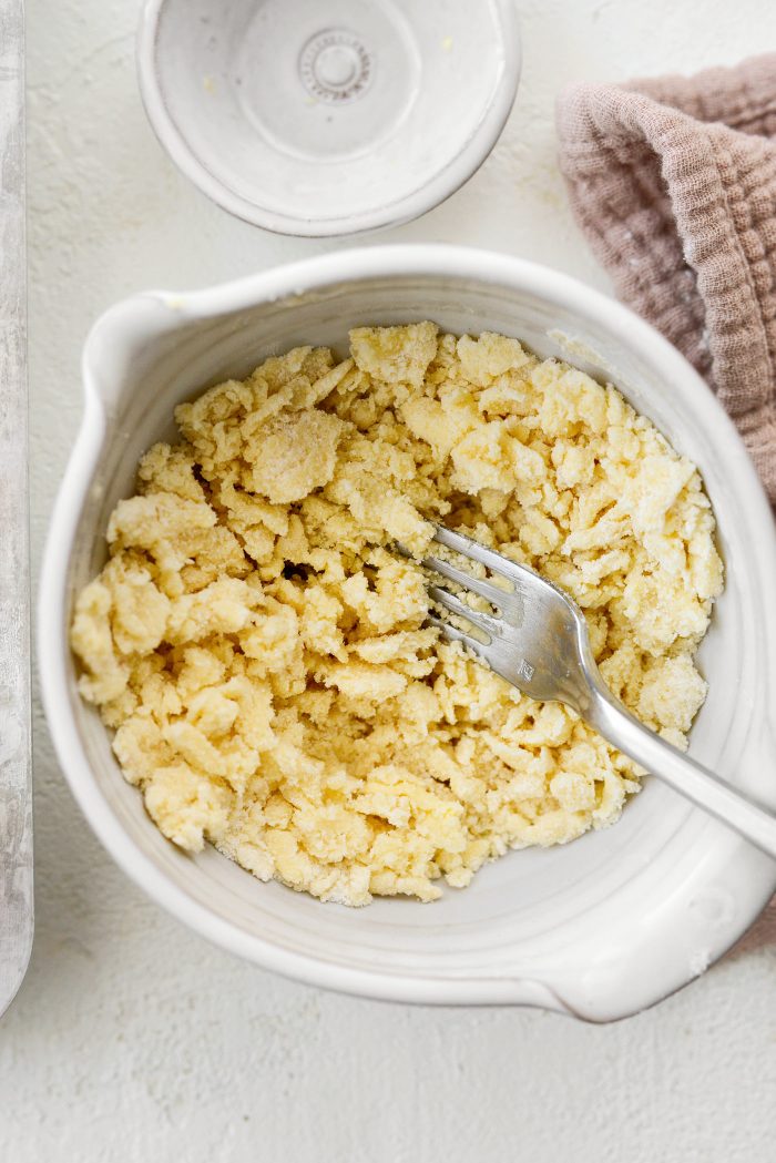mix until small crumbles form