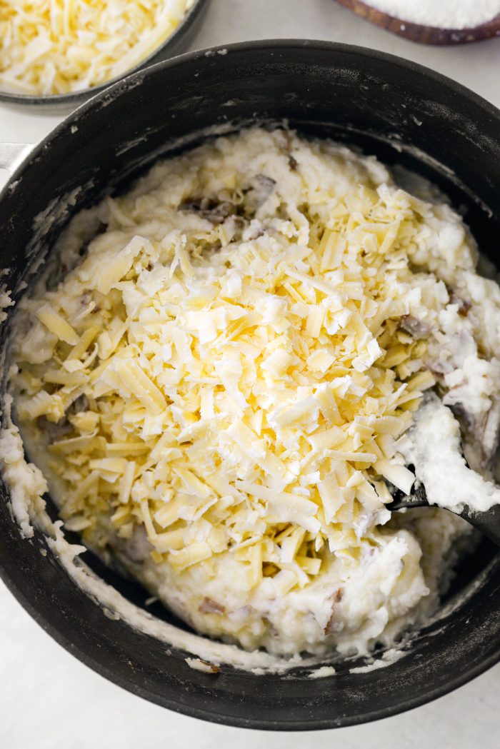 add cheese to mashed potatoes
