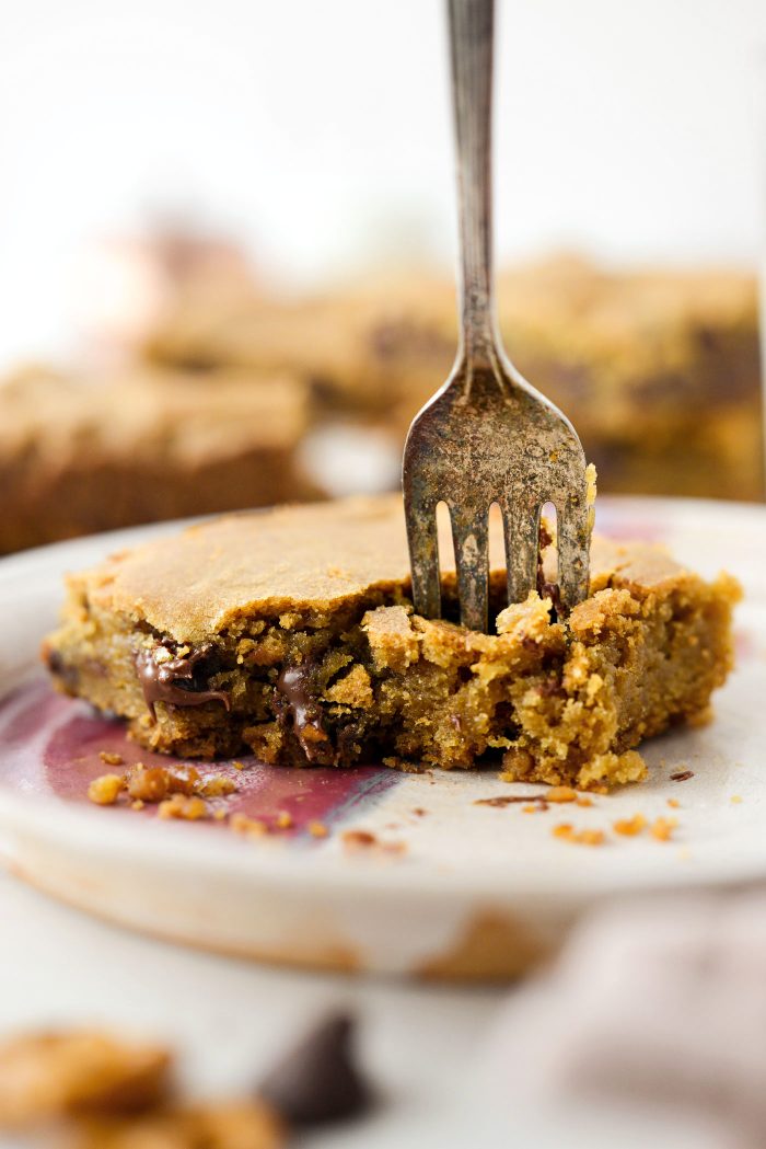 Chocolate Chip Cookie Bars with Salty Pretzel Crust