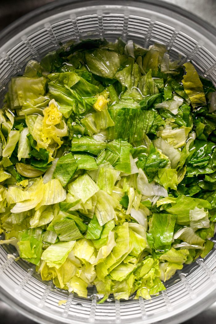 wash lettuces